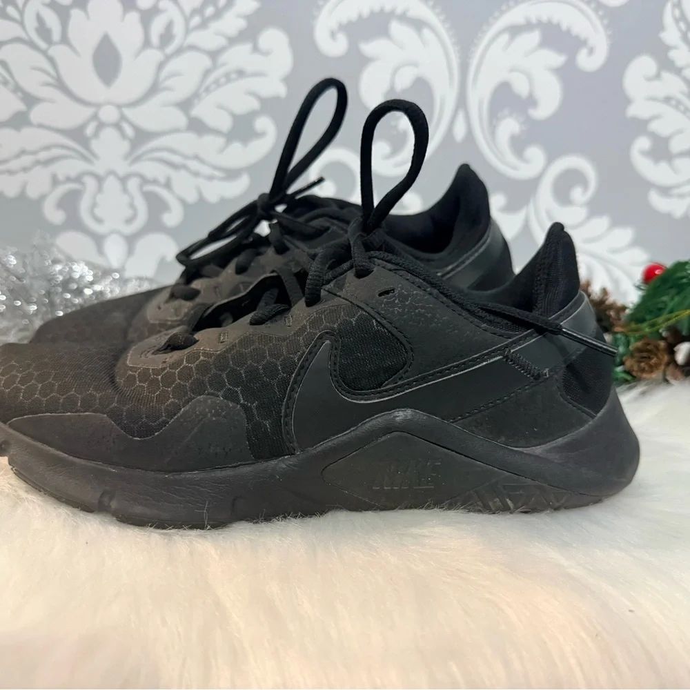 Nike Black Legend Essential 2 Sneakers‎ - Picture 2 of 5